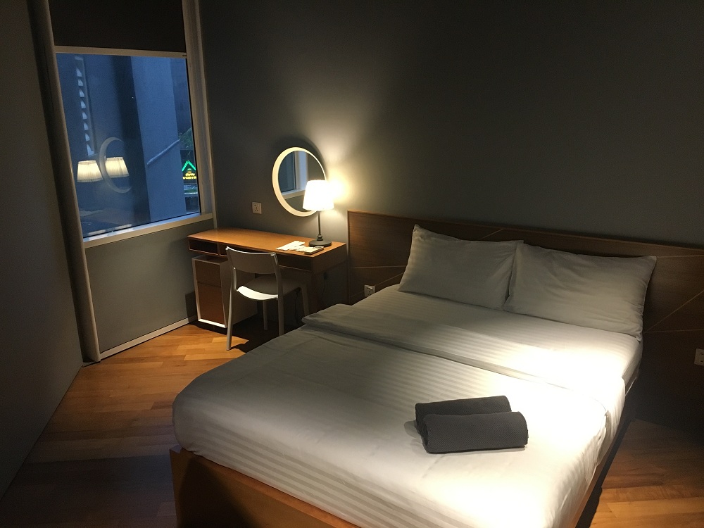Rojak Daily The queen pod suite is practically a regular hotel room!